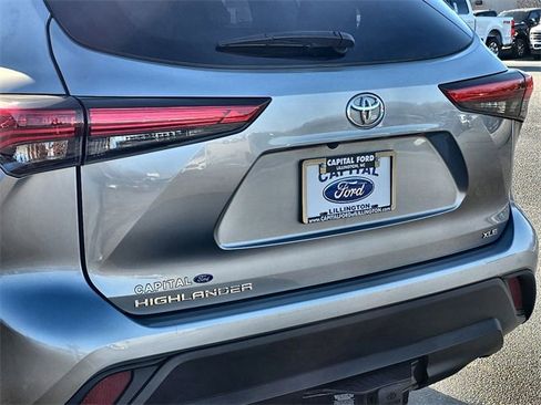 Used 2022 Toyota Highlander XLE image 15