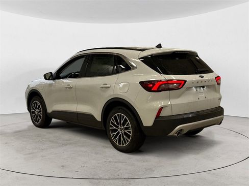 New 2025 Ford Escape SE w/ PHEV Premium Package image 3