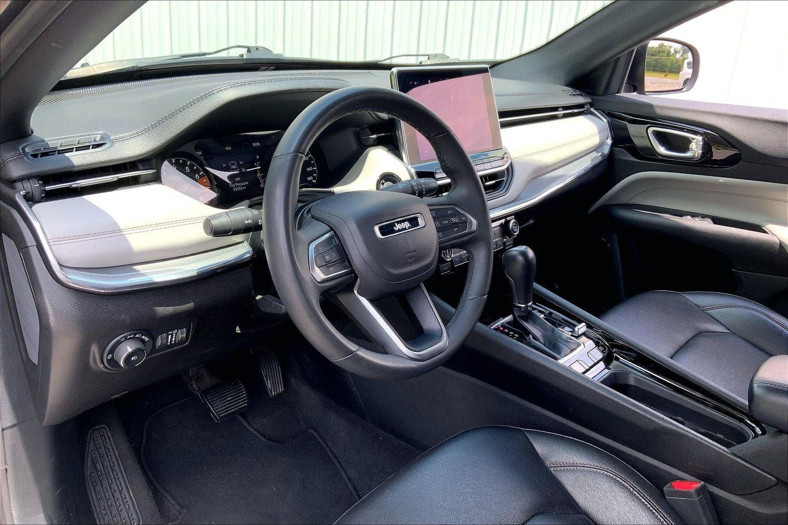 Used 2024 Jeep Compass Limited AWD/4WD image 13