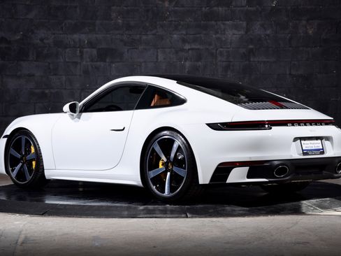 Used 2024 Porsche 911 Carrera S image 3