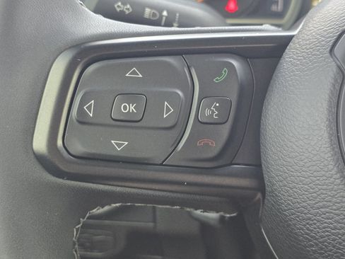 Used 2025 Jeep Wrangler Unlimited Rubicon AWD/4WD image 34