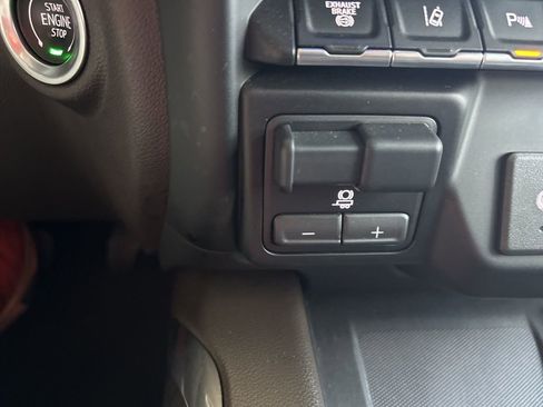 Used 2023 GMC Sierra 2500 Denali w/ Denali Ultimate Package AWD/4WD image 25