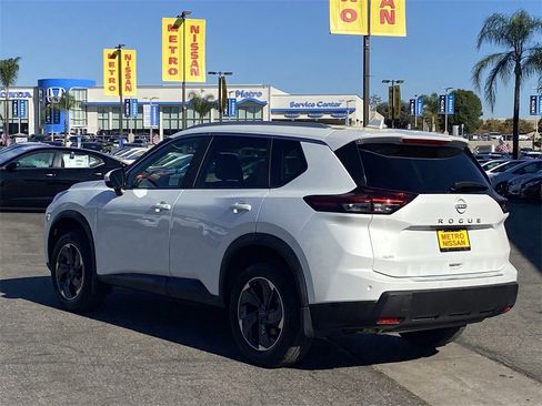 New 2026 Nissan Rogue SV w/ SV Premium Package image 4