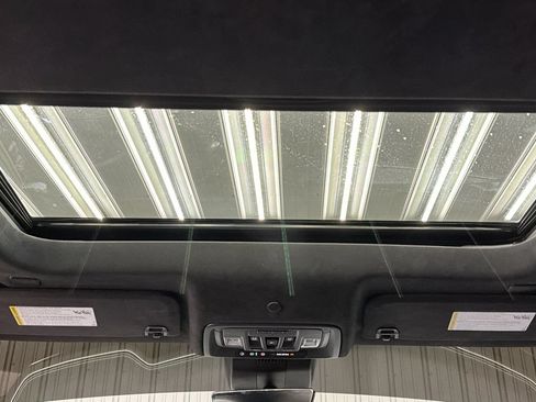 Used 2025 GMC Sierra 2500 AT4X AWD/4WD image 35