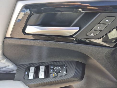 Used 2023 Mitsubishi Outlander SEL image 7