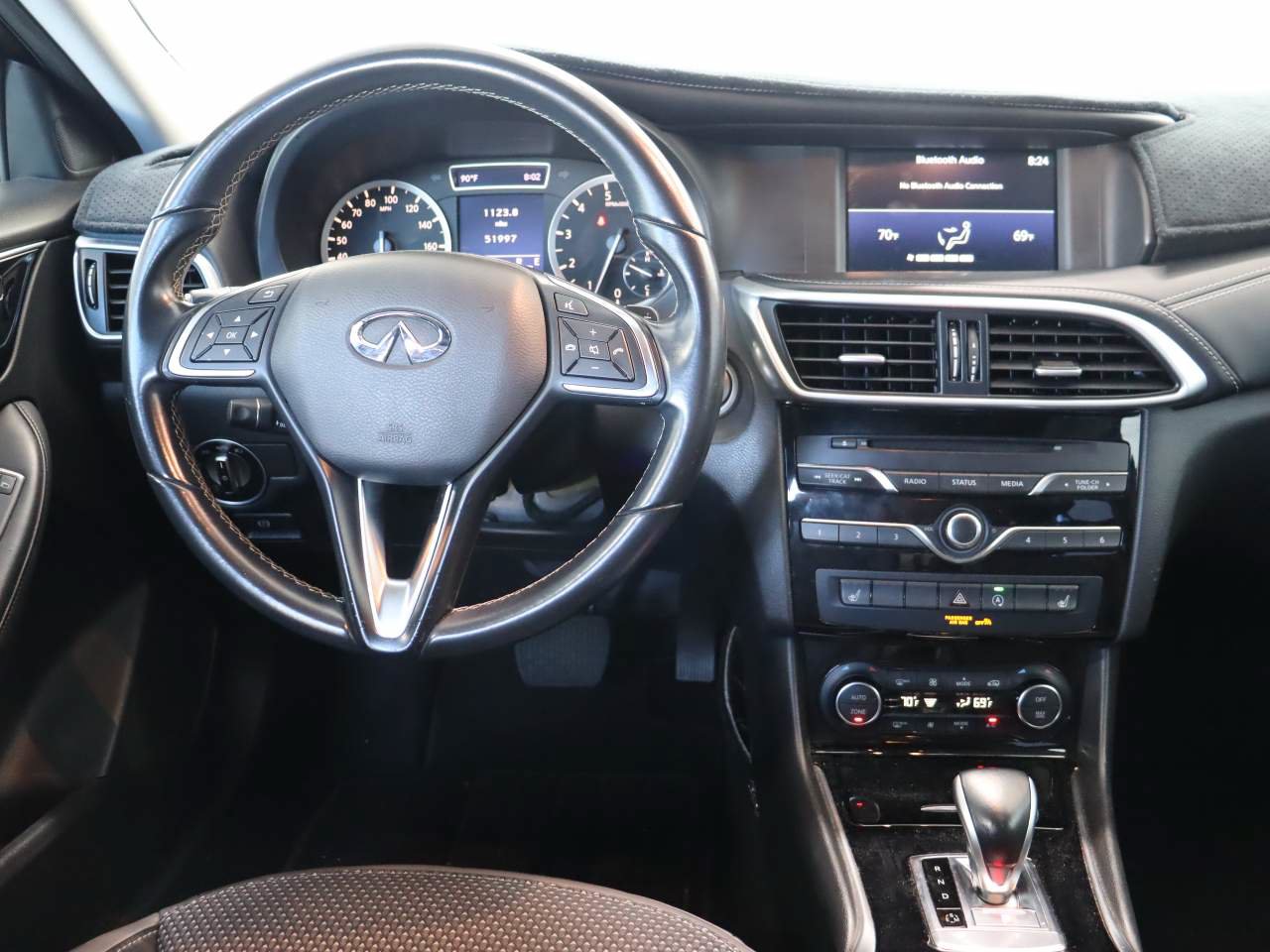 Used 2018 INFINITI QX30 FWD image 10