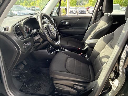 Used 2017 Jeep Renegade Altitude AWD/4WD image 10