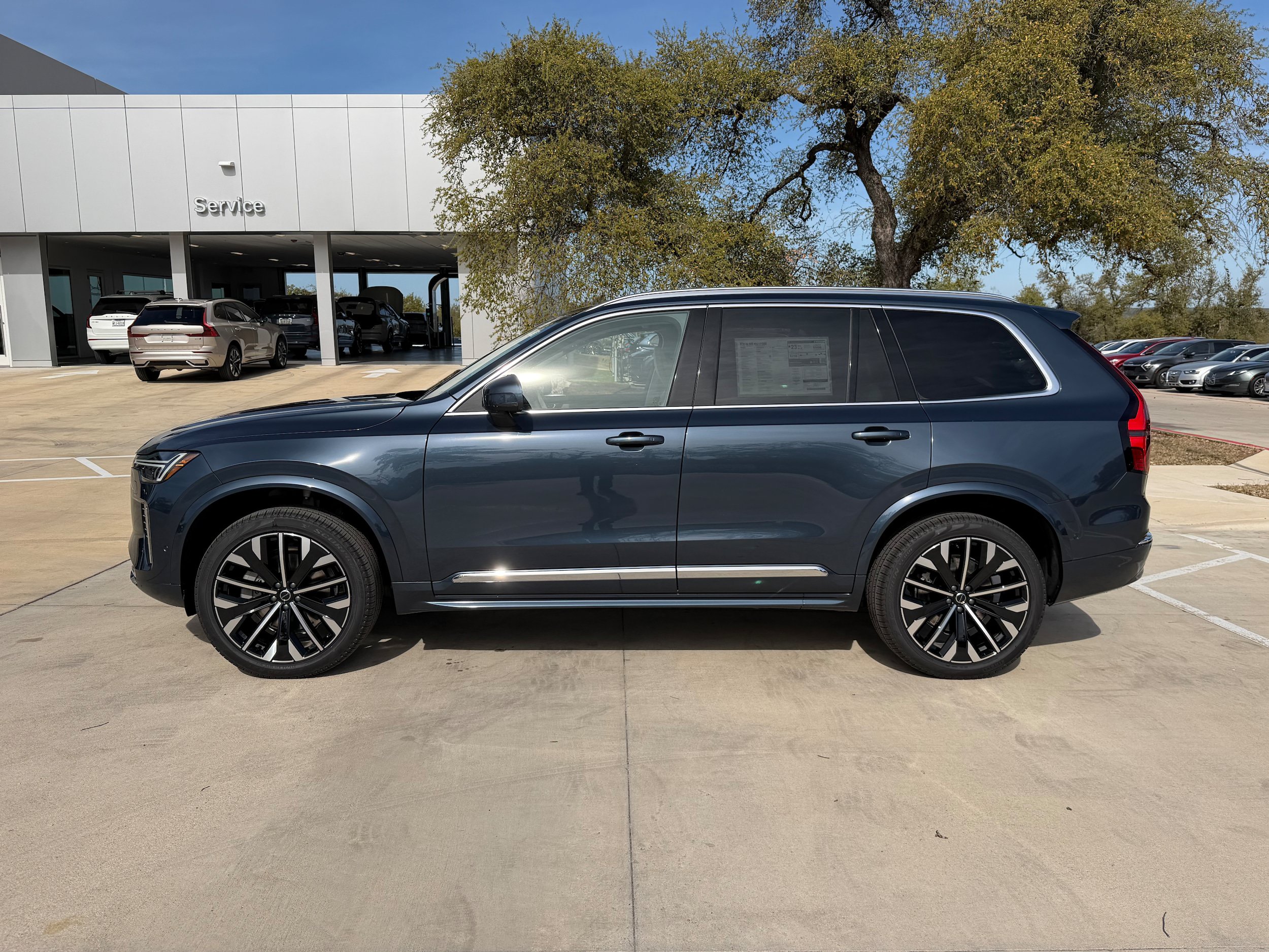 New 2026 Volvo XC90 B6 Ultra w/ Protection Package AWD/4WD image 3