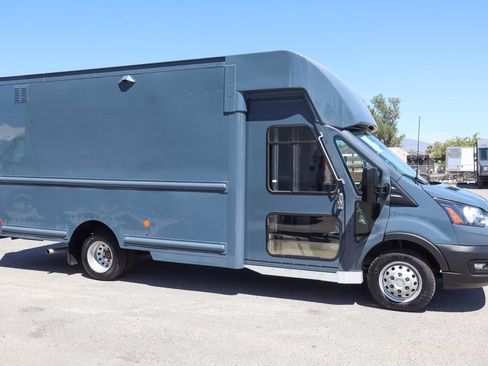 Used 2022 Ford Transit 350 DRW RWD image 10