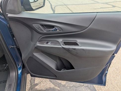 Used 2020 Chevrolet Equinox LT w/ Driver Convenience Package image 5