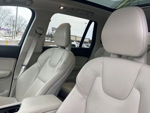 Used 2020 Volvo XC90 T6 Momentum image 17