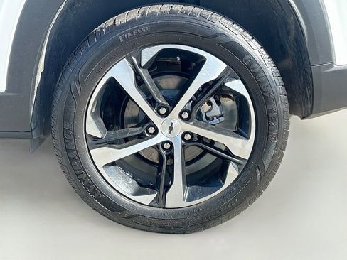 Used 2024 Chevrolet Trax RS w/ Driver Confidence Package FWD image 30