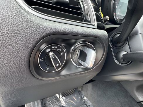 Used 2018 Porsche Macan Sport Edition image 14