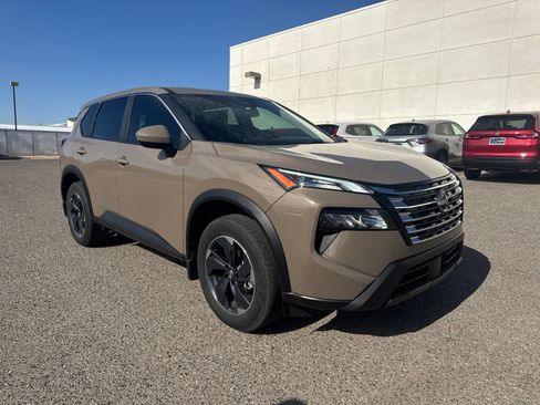 Used 2024 Nissan Rogue SV FWD image 7