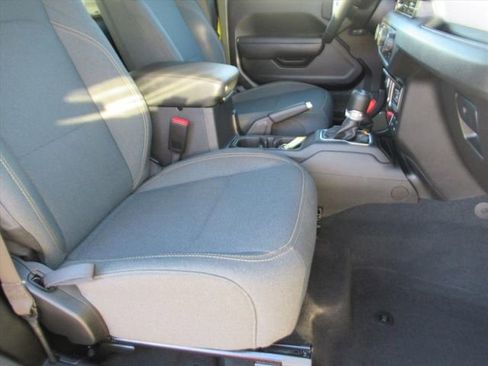 Certified 2025 Jeep Wrangler Willys image 9