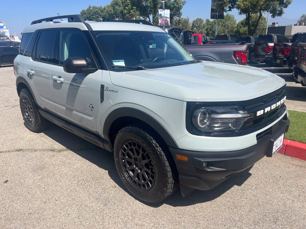 Certified 2023 Ford Bronco Sport Outer Banks w/ Tech Package AWD/4WD image 3