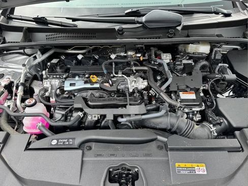 Used 2024 Toyota Prius XLE FWD image 19