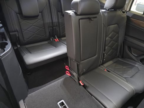 New 2026 Volkswagen Atlas SE image 12