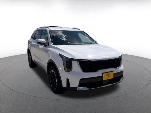 Used 2024 Kia Sorento S AWD/4WD image 3