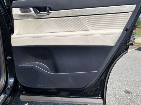 Certified 2025 Hyundai Palisade Calligraphy FWD image 16
