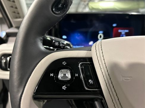 Used 2025 Lincoln Aviator Reserve w/ Illumination Package image 13