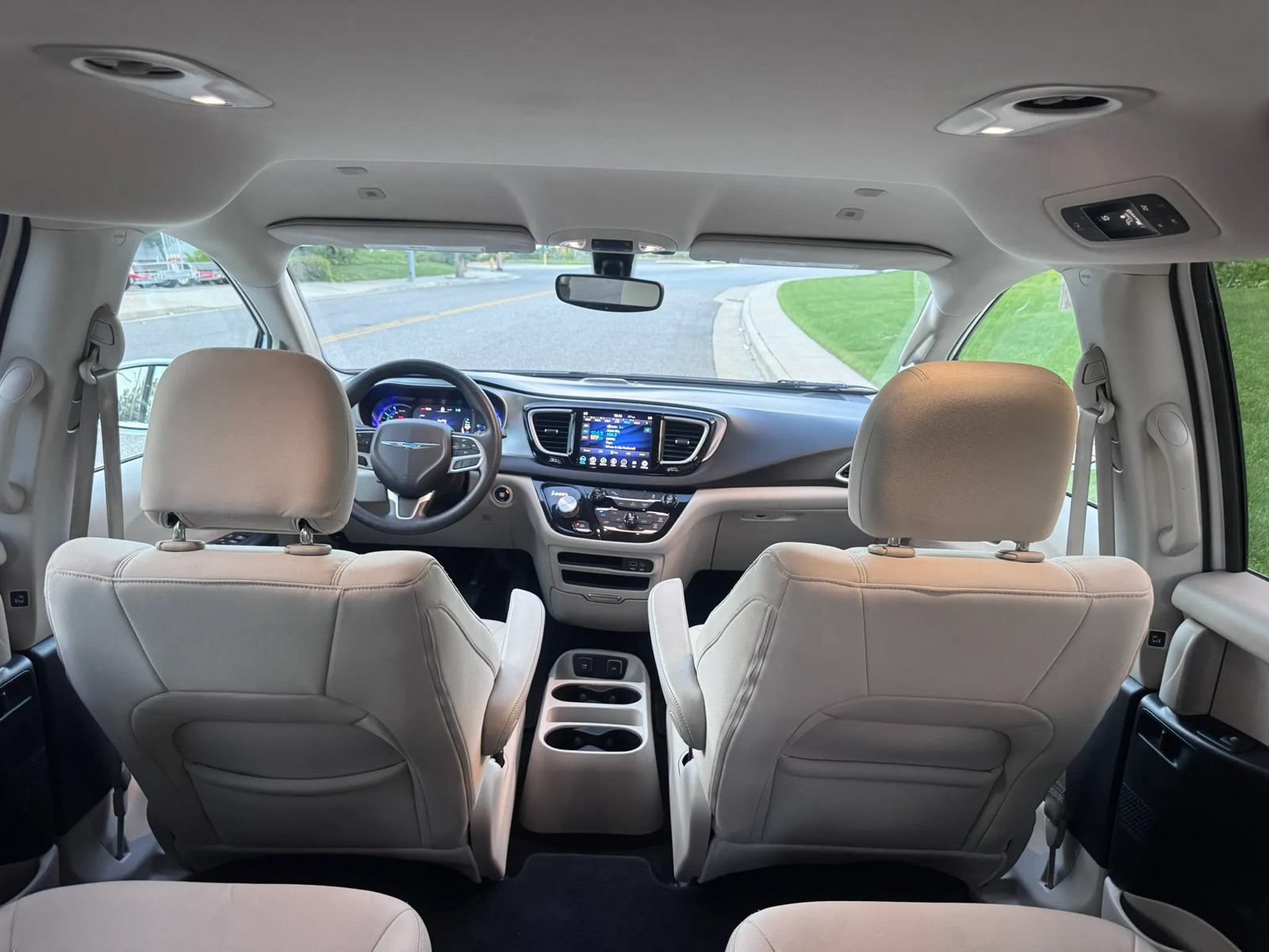 Used 2019 Chrysler Pacifica Touring Plus FWD image 13