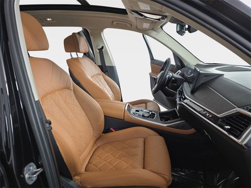 Certified 2023 BMW X7 xDrive40i w/ Premium Package image 9