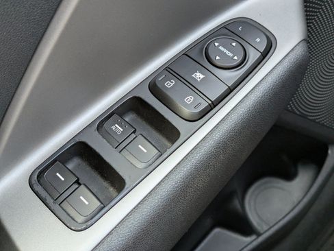 Certified 2022 Kia Niro LX FWD image 16