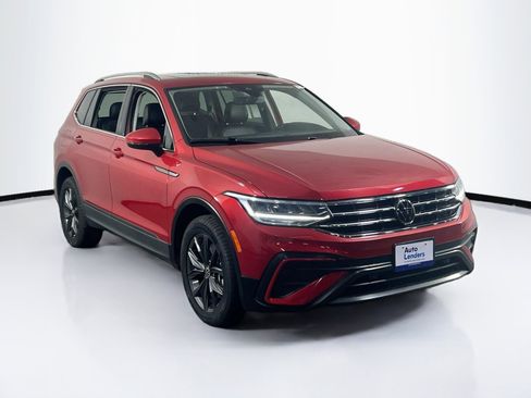 Used 2022 Volkswagen Tiguan SE image 3