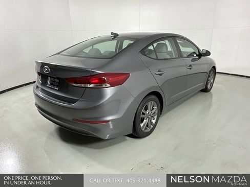 Used 2018 Hyundai Elantra SEL image 7