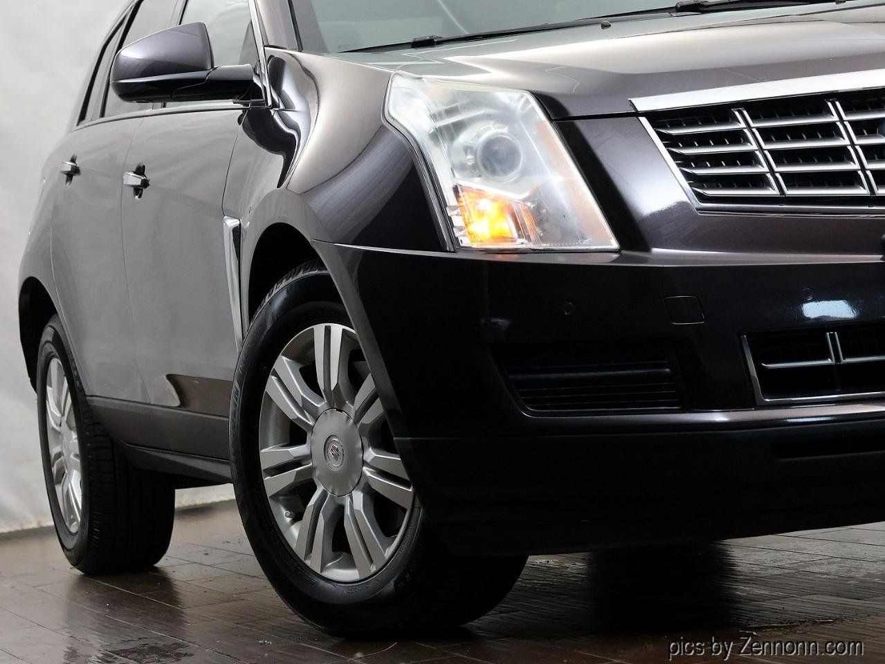 Used 2015 Cadillac SRX Luxury w/ Driver Awareness Package AWD/4WD image 4
