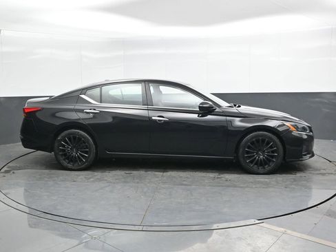 Used 2023 Nissan Altima 2.5 SV FWD image 5
