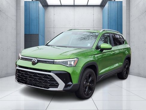 Used 2025 Volkswagen Taos SEL image 26