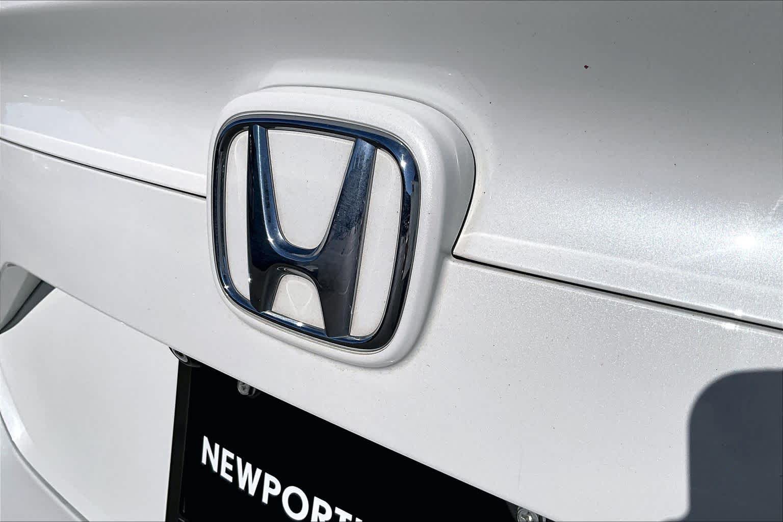 Used 2018 Honda Civic EX-L image 9