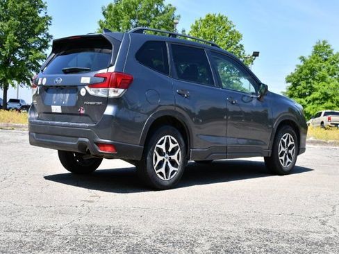 Used 2021 Subaru Forester Premium AWD/4WD image 7