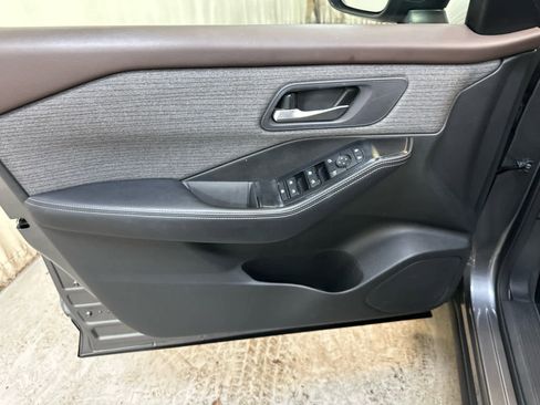 Certified 2023 Nissan Rogue SV image 26