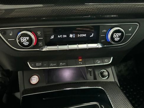 Used 2022 Audi SQ5 Premium Plus w/ Premium Plus Package AWD/4WD image 21