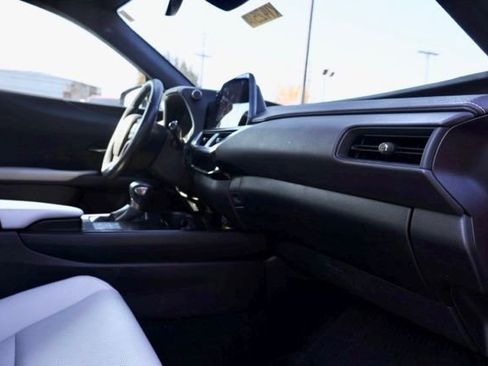 Used 2024 Lexus UX 250h F Sport image 40