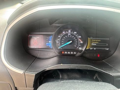 Used 2018 Ford Edge SEL w/ Canadian Touring Package AWD/4WD image 10