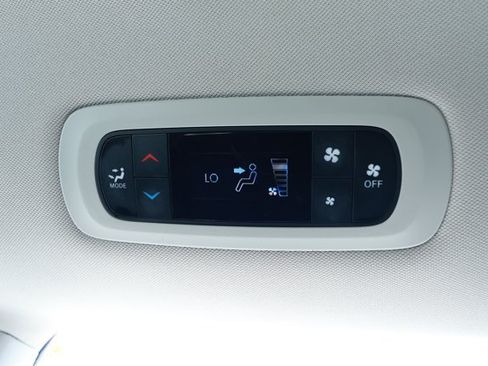 Used 2024 Chrysler Voyager LX FWD image 27