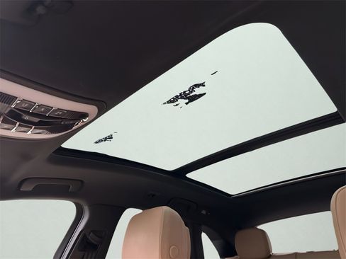 Used 2020 Porsche Macan image 44