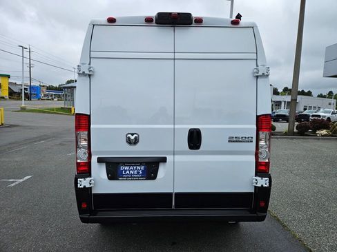 Used 2026 RAM ProMaster 2500 w/ Convenience Group FWD image 4