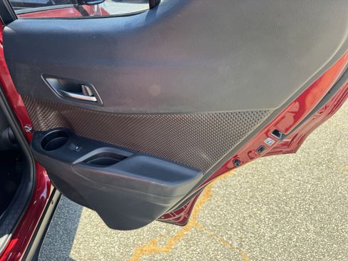 Used 2019 Toyota C-HR Limited image 16