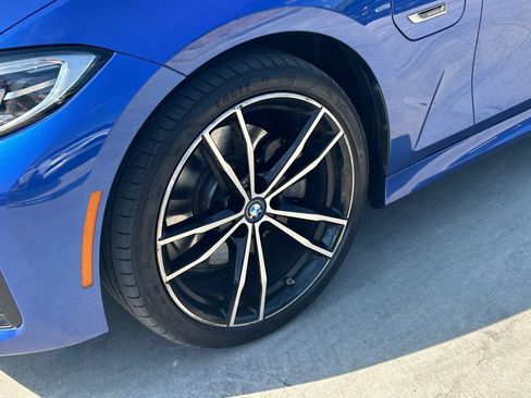 Used 2022 BMW 330e w/ M Sport Package RWD image 9