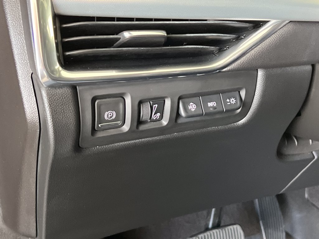 Used 2019 Cadillac XT4 Premium Luxury AWD/4WD image 37