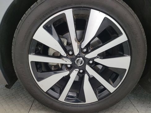 Used 2022 Nissan Sentra SV w/ SV Premium Package FWD image 31