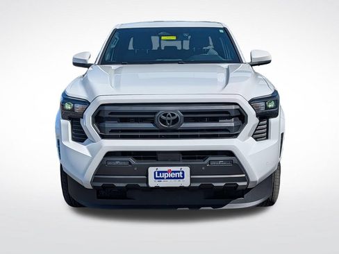 Used 2024 Toyota Tacoma SR5 AWD/4WD image 12