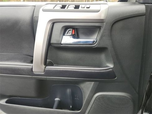 Used 2018 Toyota 4Runner SR5 image 26