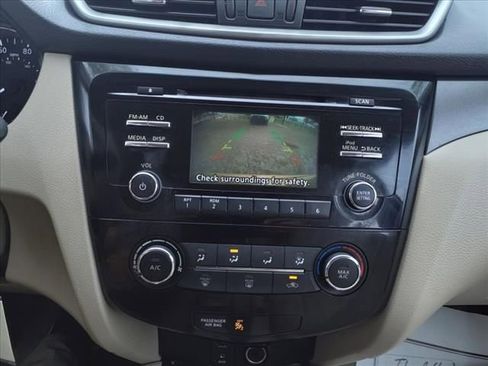 Used 2015 Nissan Rogue SV FWD image 13