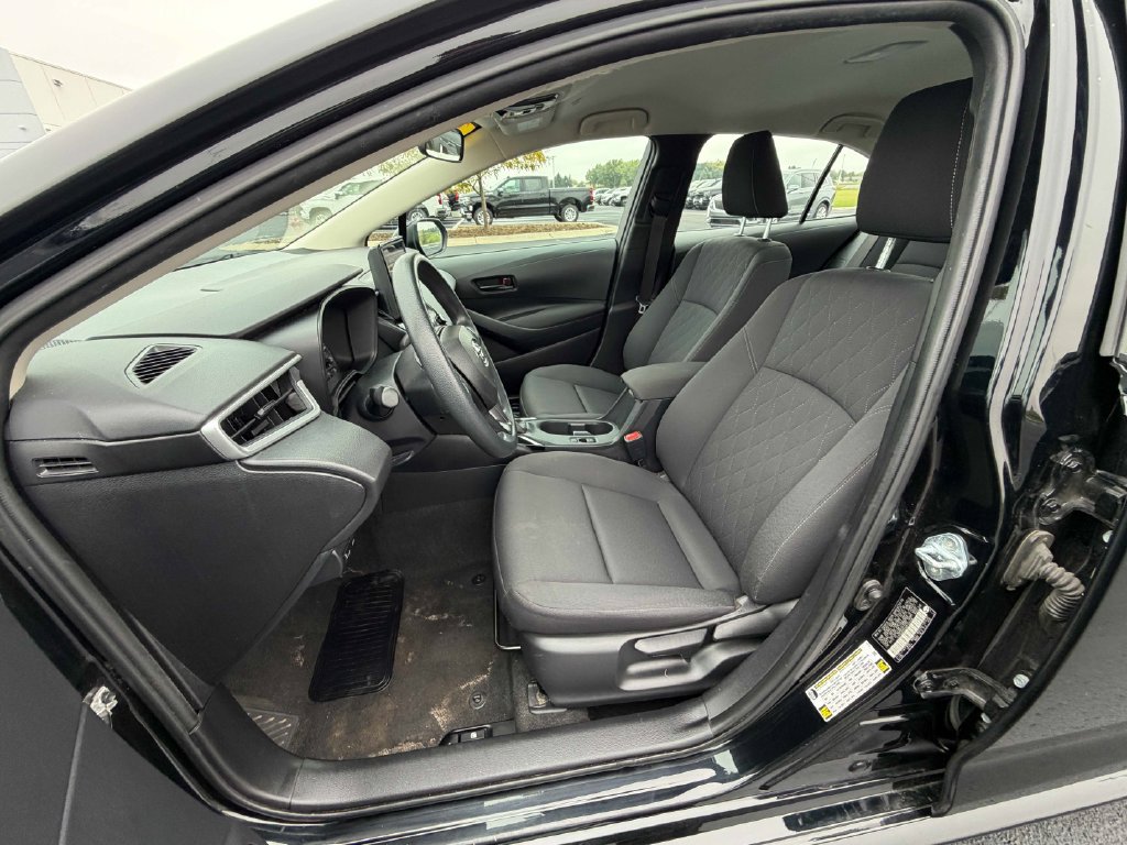 Used 2024 Toyota Corolla LE FWD image 18